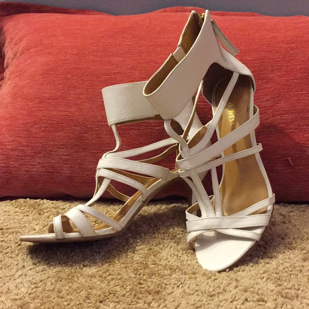 Heeled sandal anklet